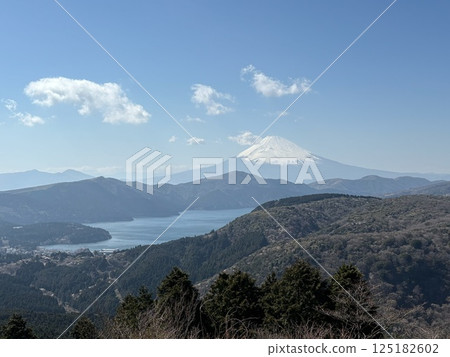 Lake Ashi Skyline_Daikanzan_Lake Ashi and Mt. Fuji seen from the turnpike Lake Ashi Skyline_Daikanzan_Lake Ashi and Mt. Fuji seen from the turnpike 125182602
