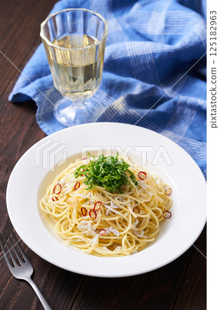 煮銀魚辣椒 125182963