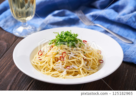 煮銀魚辣椒 125182965