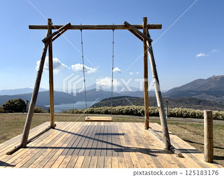 Lake Ashi and Mt. Fuji seen from a swing in Hakone 125183176