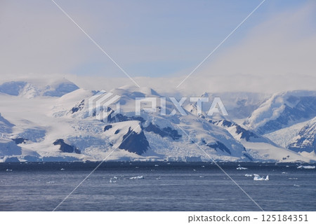 The ultimate hidden place: Antarctica in summer 125184351