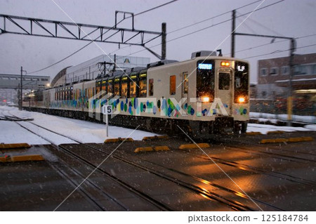 Kasukabe → Aizu-Tajima bound special express train [Skytree Train] Series 634... Departing from Aizu-Tajima Station to Asakusa Station 125184784