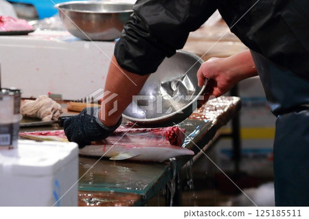 Demolition of tuna 125185511