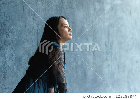 四十多歲的女性肖像 四十多歲的女性肖像 125185874