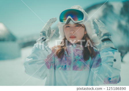 滑雪者 滑雪板 女生 125186890