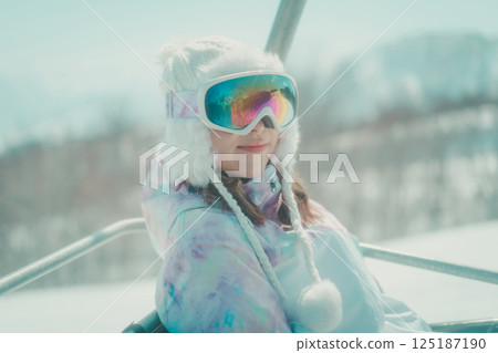 snowboarder, snowboard, snowboarding 125187190