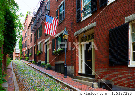 Acorn street Beacon Hill cobblestone Boston 125187286