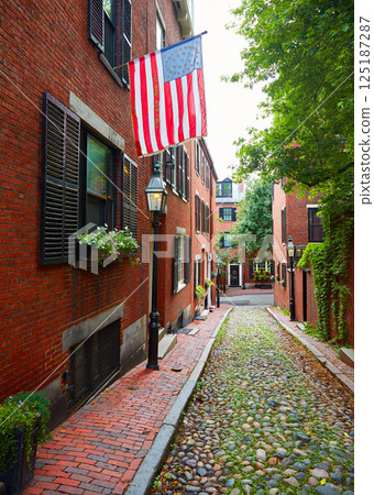 Acorn street Beacon Hill cobblestone Boston Acorn street Beacon Hill cobblestone Boston 125187287