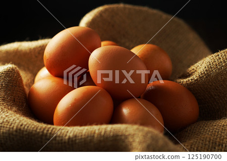 Fresh eggs (red eggs) 125190700