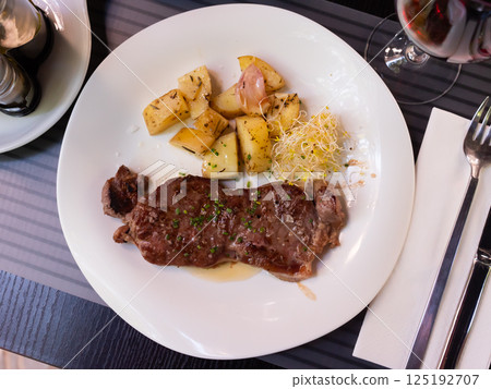 Beef with potato 125192707