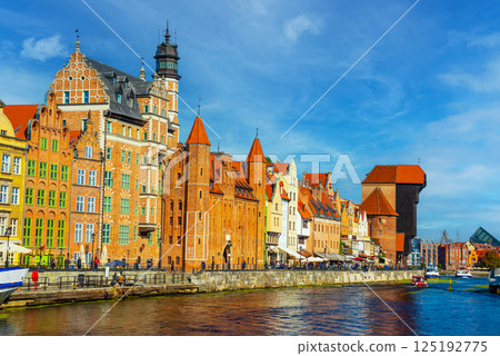 Historic Gdansk Waterfront Architecture with Scenic River 125192775