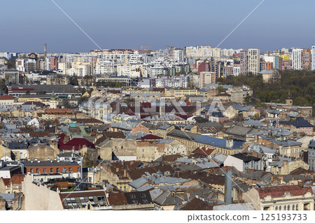 View of the center of the old city of Lviv 125193733