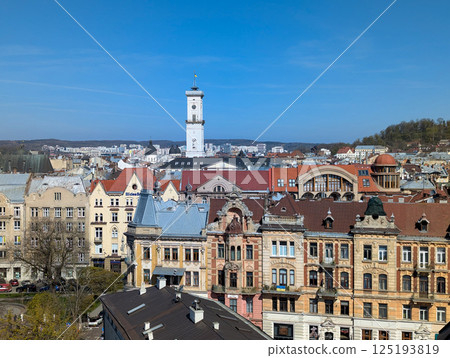 View of the center of the old city of Lviv 125193819