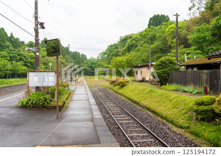 Hisatsu Line, Ohata Station, platform Hisatsu Line, Ohata Station, platform 125194172