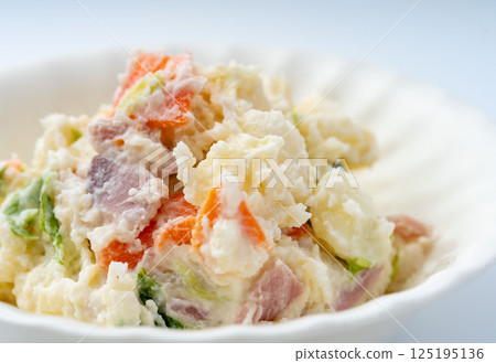 Delicious potato salad 125195136