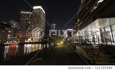 Minato Mirai night view (spring) 125195998