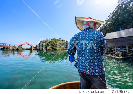 Tall boat Tall boat 125196522