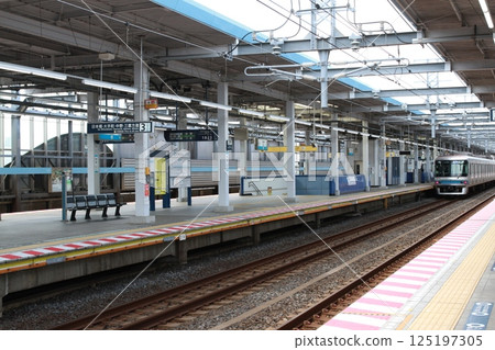 Myoden Station on the Tokyo Subway (Tokyo Metro) Tozai Line in Ichikawa City, Chiba Prefecture Myoden Station on the Tokyo Subway (Tokyo Metro) Tozai Line in Ichikawa City, Chiba Prefecture 125197305