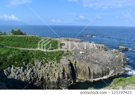 福井東尋坊星期二懸疑懸崖 福井東尋坊星期二懸疑懸崖 125197425