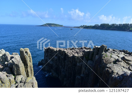 福井東尋坊星期二懸疑懸崖 福井東尋坊星期二懸疑懸崖 125197427