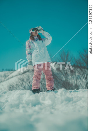 snowboarder, snowboard, snowboarding 125197533