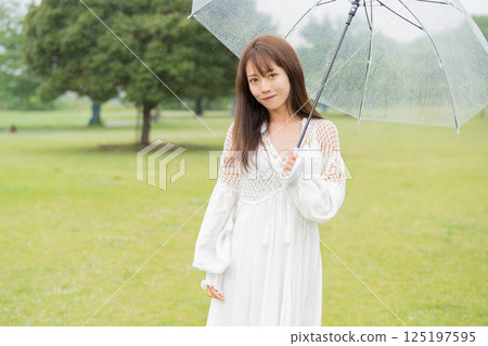 Beautiful Japanese women 125197595