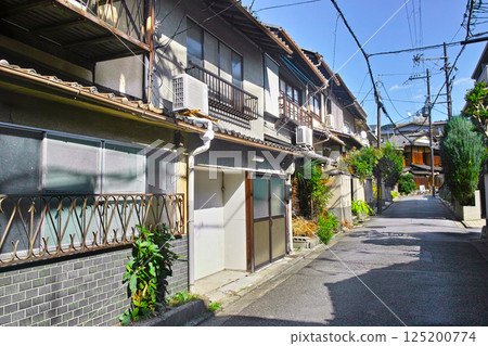 Scenery of an old residential area in Higashiyama Ward, Kyoto City Scenery of an old residential area in Higashiyama Ward, Kyoto City 125200774