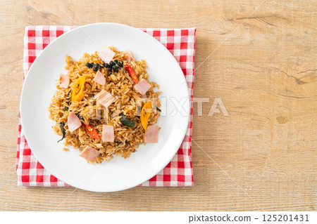 ham fried rice with herbs and spices 125201431