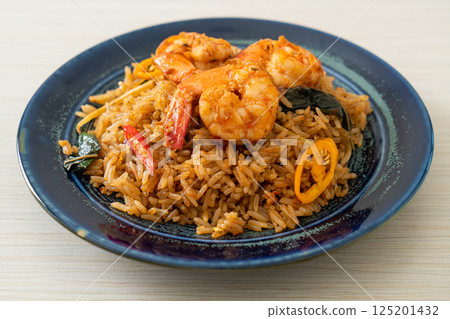 shrimps fried rice with herbs and spices 125201432
