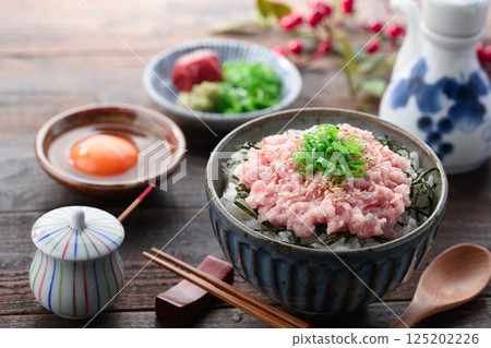 Negitoro rice bowl (seared tuna rice bowl) 125202226