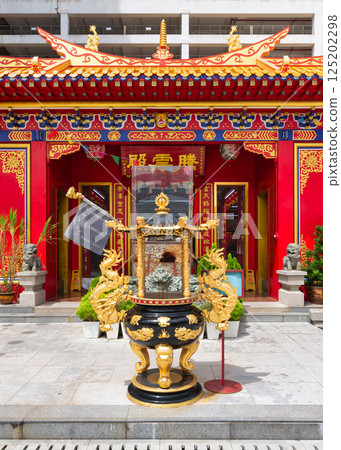 Teng Yun Temple in Bandar Seri Begawan features stunning red and gold architecture 125202298