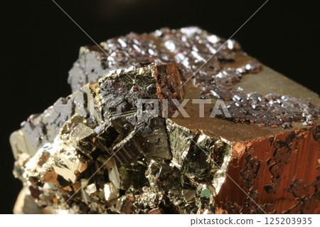 Associated minerals (pyrite/galena) 125203935
