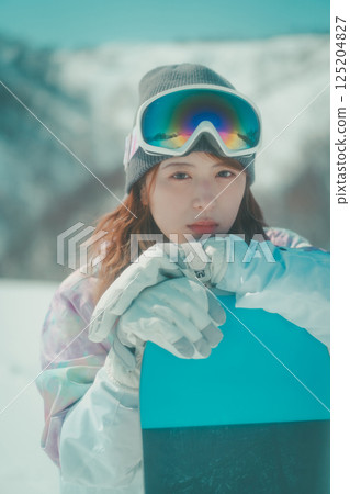 snowboarder, snowboard, snowboarding 125204827