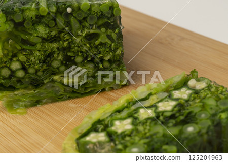 Vegetable terrine, vegetable jelly Vegetable terrine, vegetable jelly 125204963