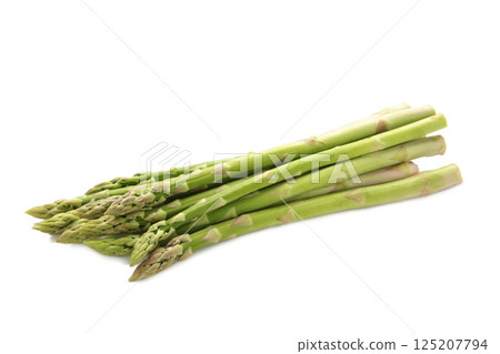 Fresh green asparagus on a white background 125207794