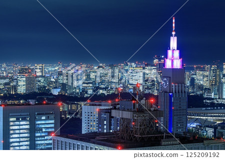 [Top 100 Night Views] Docomo Tower and Shinjuku night view from the Tokyo Metropolitan Government Building observation deck 125209192