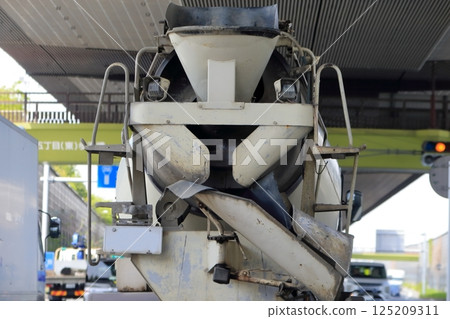 Image of agitator truck (concrete mixer truck) 125209311