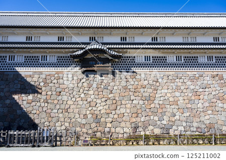 Kanazawa Castle Park Tower, Gojuken Nagaya, and Hashizume Gate Tower 125211002