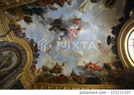 Ceiling of the Palace of Versailles, a World Heritage Site Ceiling of the Palace of Versailles, a World Heritage Site 125211107