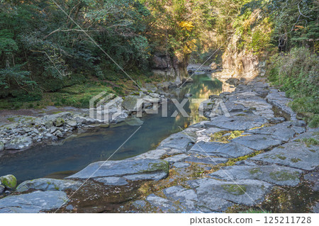 Kobayashi City, Miyazaki Prefecture: Senjoiwa Rocks in Sannomiya Gorge, a naturally rich valley with clear streams and strangely shaped rocks 125211728