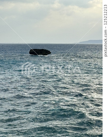 Scenery of Nishihennazaki, Miyako Island 125212213