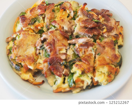 大阪燒，妻子的家常菜，在家用餐，幸福的家庭 125212267