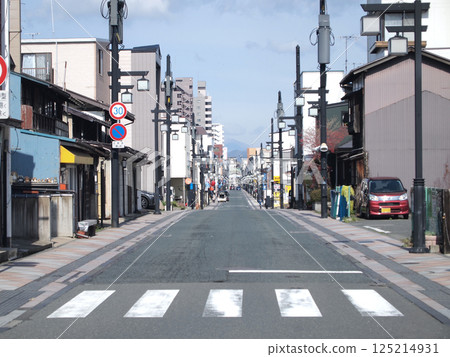 Roads without centre lines 125214931