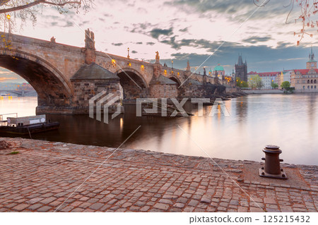 Charles Bridge at dawn in Prague, Czech Republic 125215432