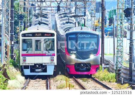 鐵路：私鐵：京王電鐵5000系列（第2代）、7000系列明大前～下高道之間 125215516