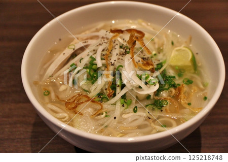 越南菜:Pho Ga(雞肉河粉) 越南菜:Pho Ga(雞肉河粉) 125218748