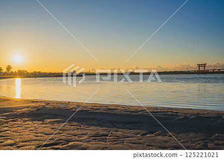 View of the red torii gates of Benten Island after sunrise in Hamamatsu city (Shizuoka prefecture) 125221021
