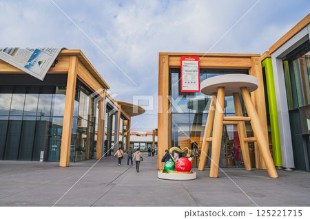 Sweets Bank and Hamamatsu Iwata Shinkin Bank in Hamamatsu City (Shizuoka Prefecture) Sweets Bank and Hamamatsu Iwata Shinkin Bank in Hamamatsu City (Shizuoka Prefecture) 125221715