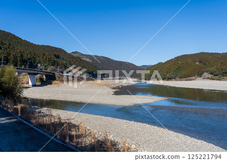 和歌山:熊野川與大戶川的交會處 和歌山:熊野川與大戶川的交會處 125221794