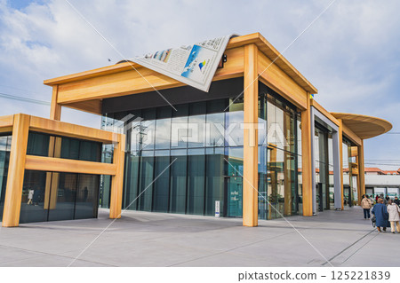 A view of the Hamamatsu Iwata Shinkin Bank next to Sweets Bank in Hamamatsu City (Shizuoka Prefecture) 125221839